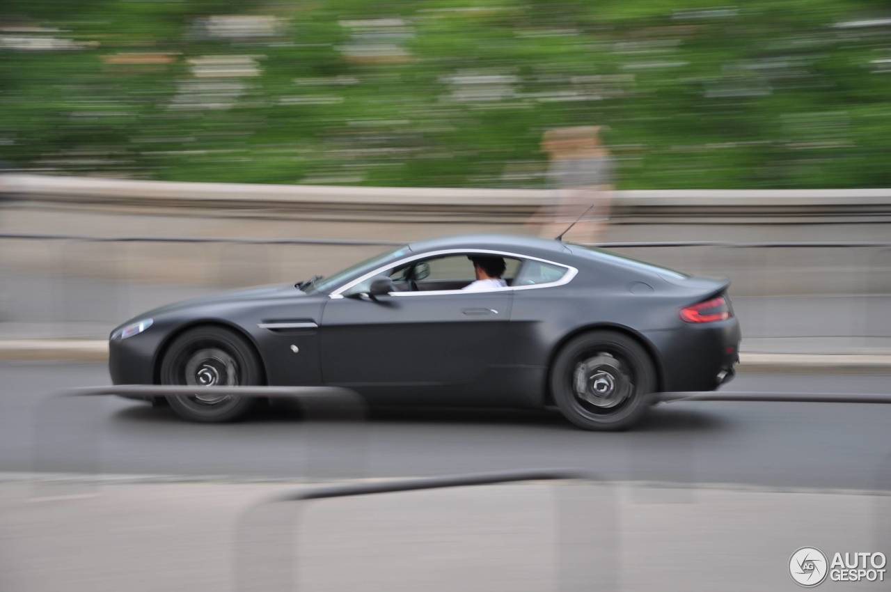 Aston Martin V8 Vantage