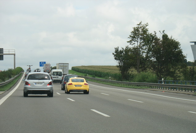 Mercedes-Benz R 63 AMG