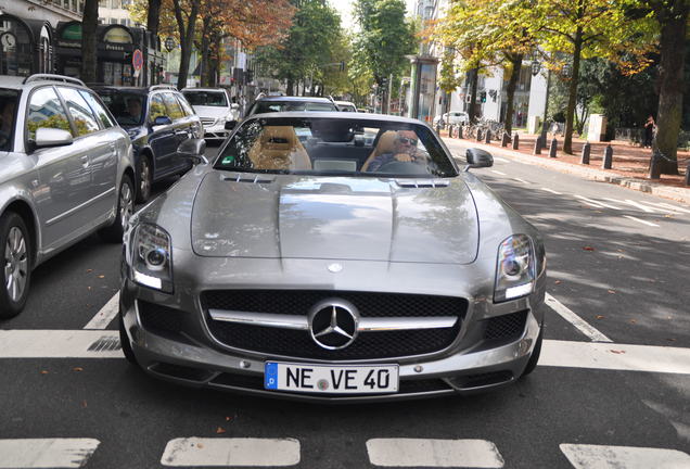 Mercedes-Benz SLS AMG Roadster