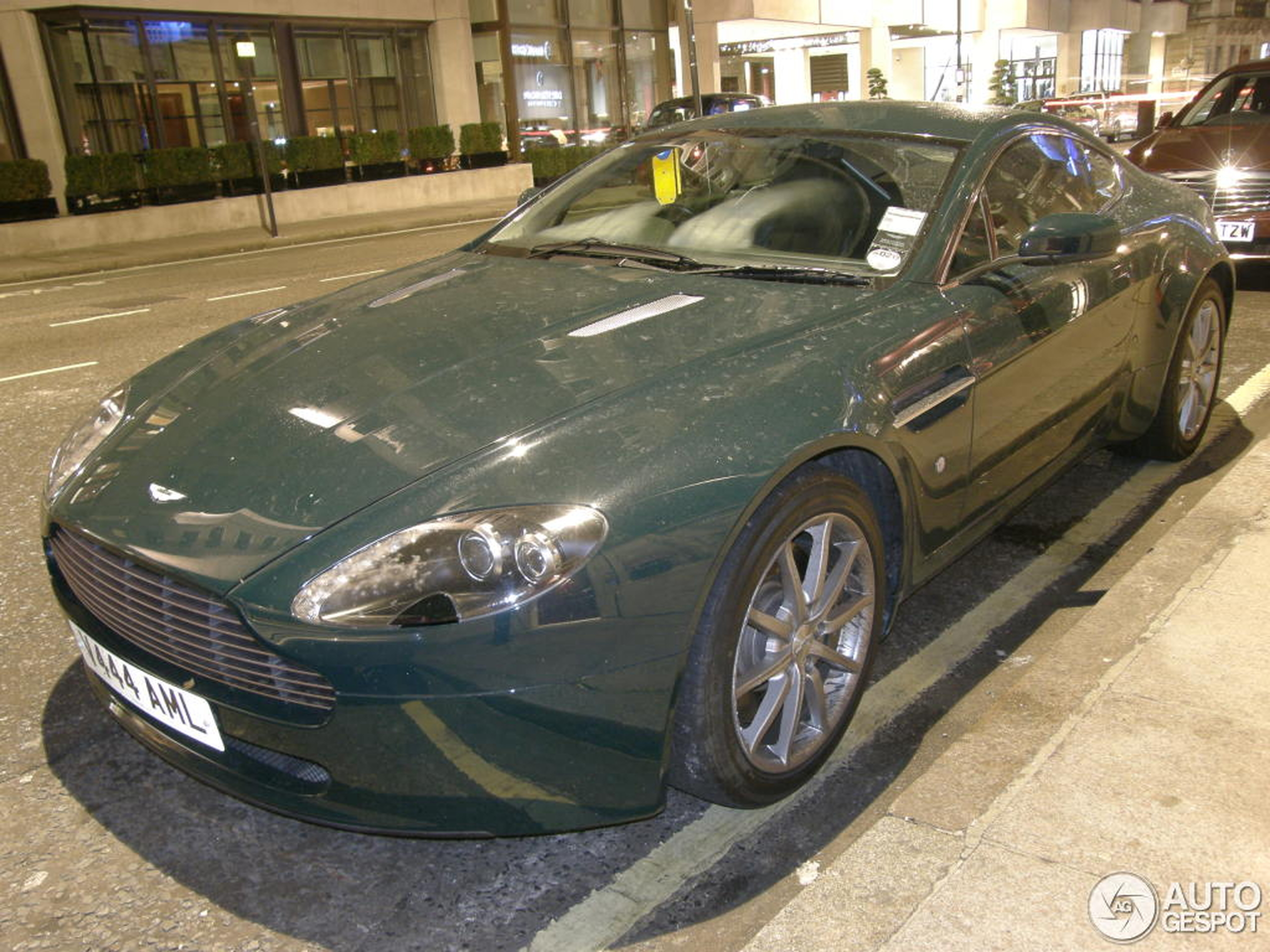 Aston Martin V8 Vantage