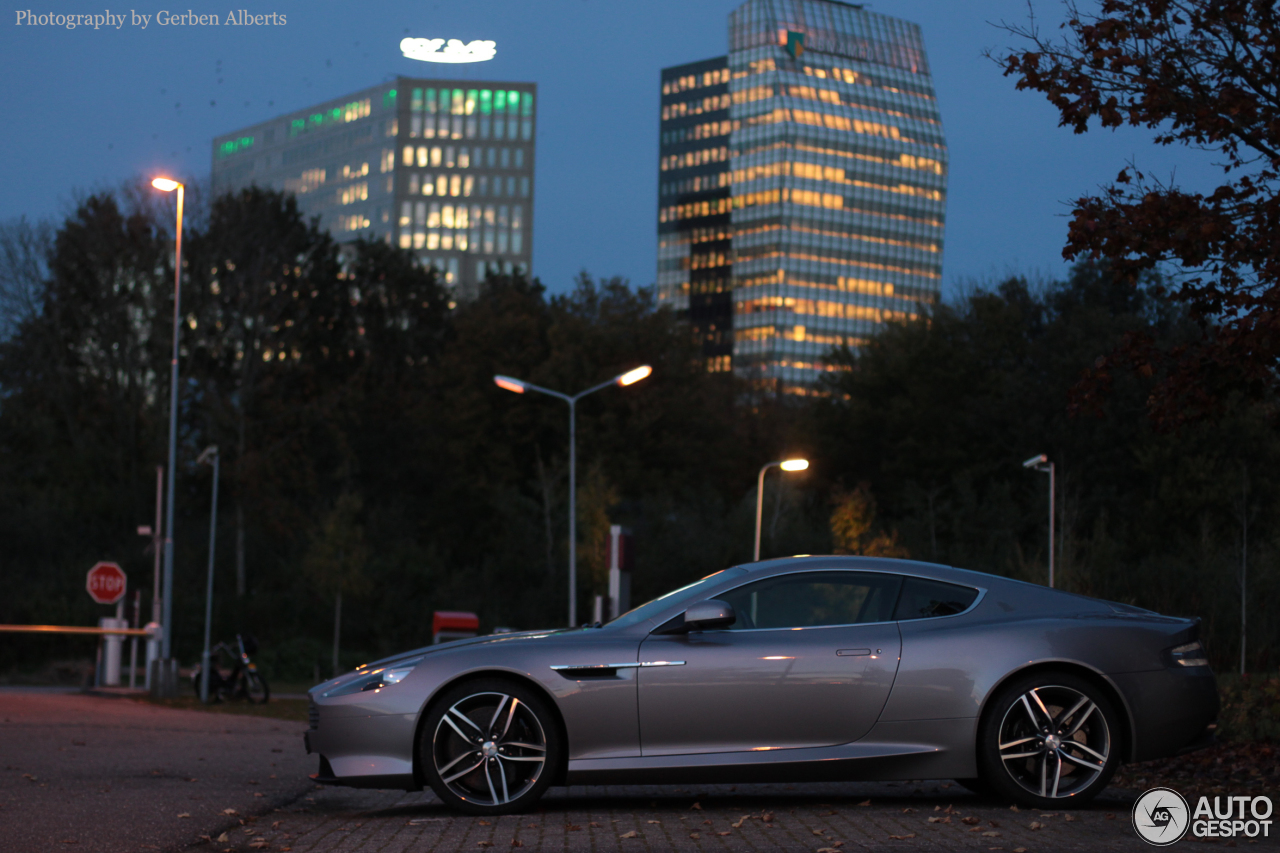 Aston Martin Virage 2011