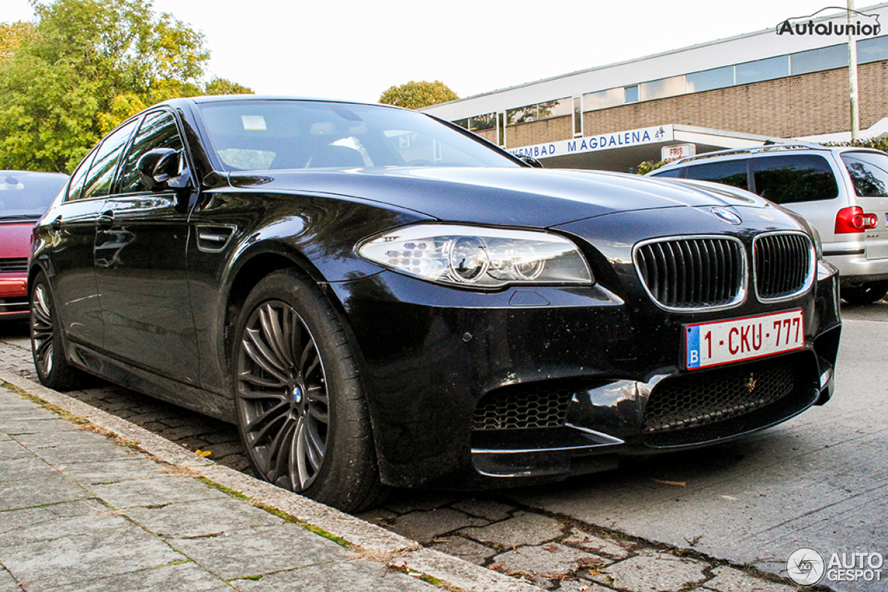 BMW M5 F10 2011