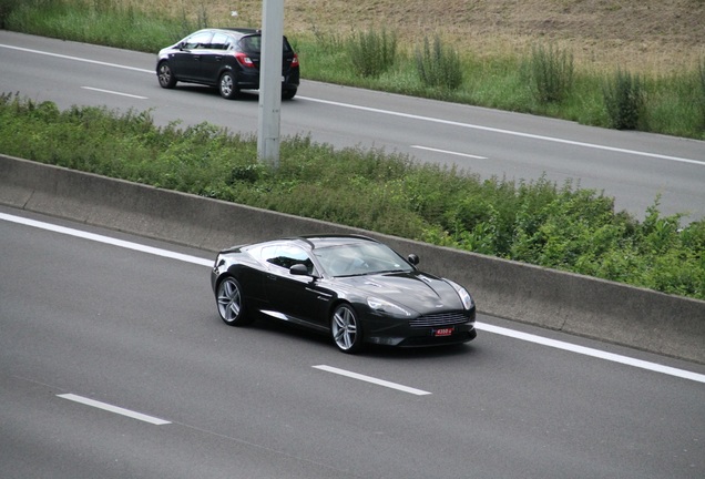 Aston Martin Virage 2011