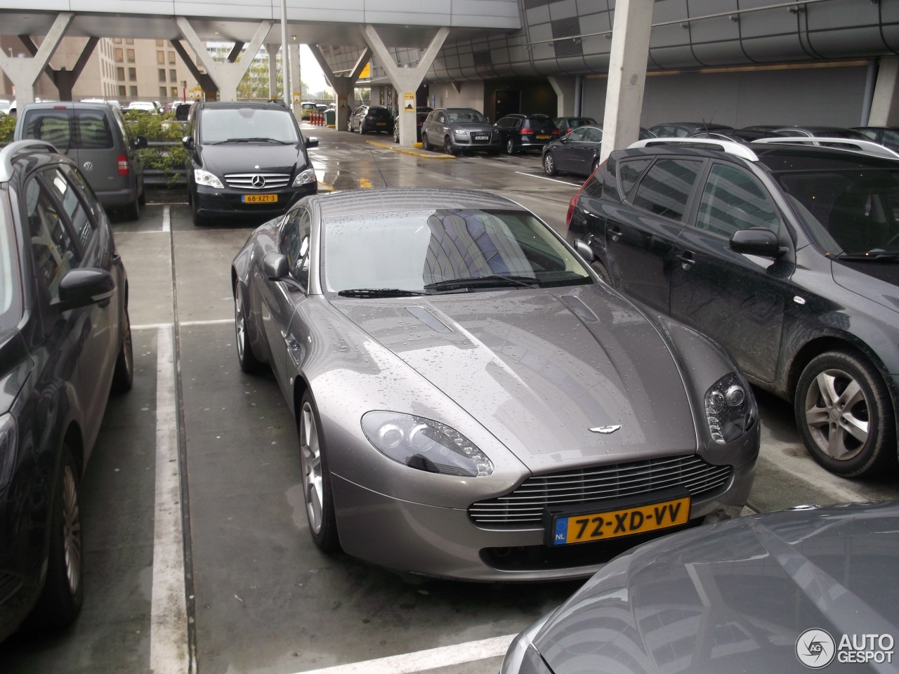 Aston Martin V8 Vantage