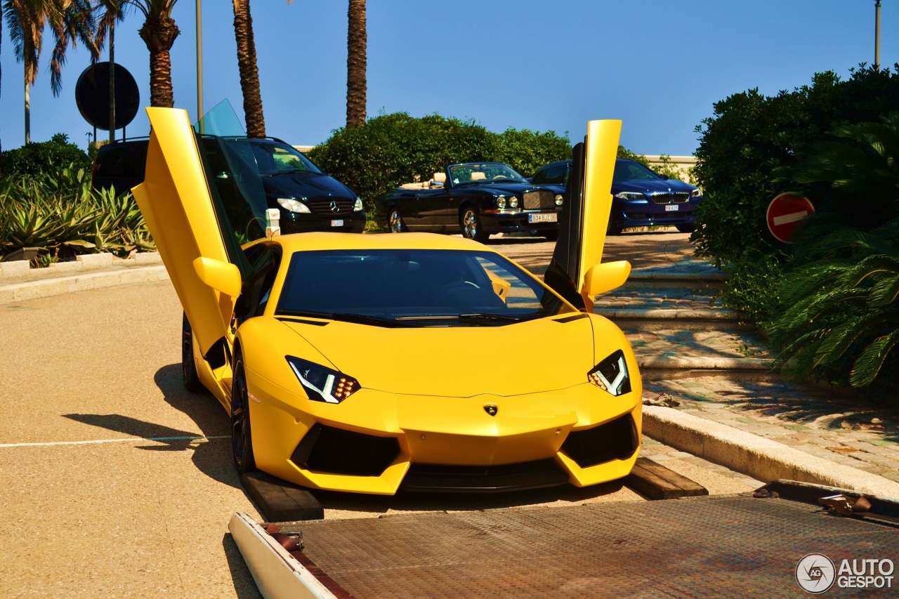 Lamborghini Aventador LP700-4