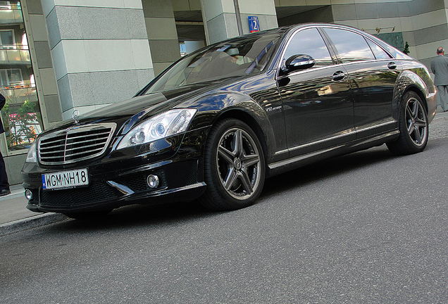 Mercedes-Benz S 65 AMG V221