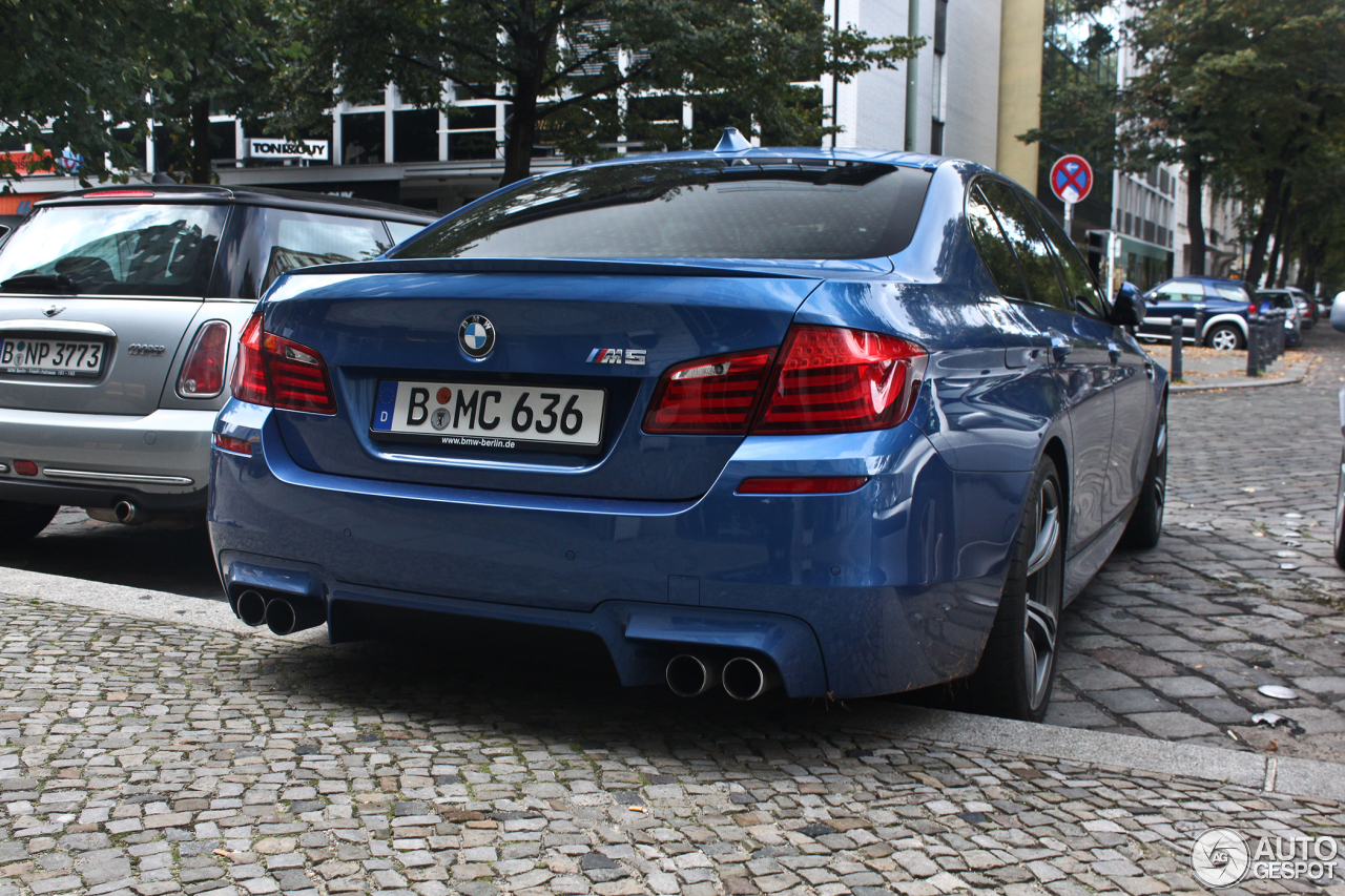 BMW M5 F10 2011