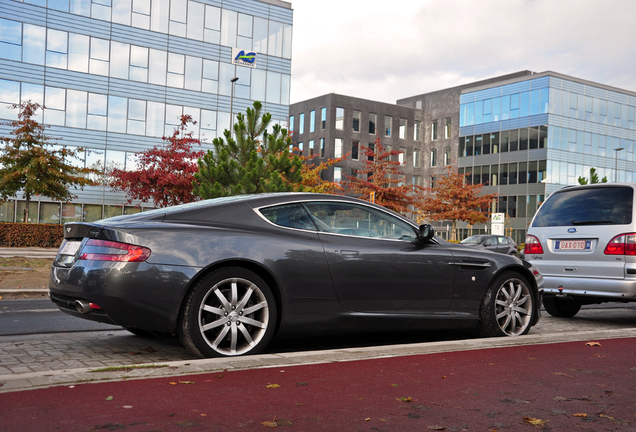 Aston Martin DB9