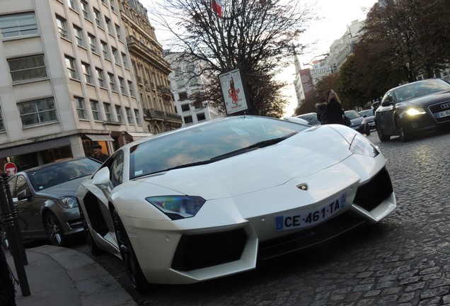 Lamborghini Aventador LP700-4