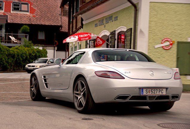 Mercedes-Benz SLS AMG