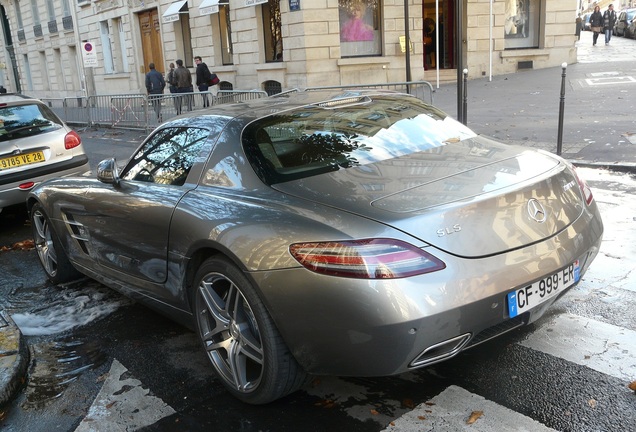 Mercedes-Benz SLS AMG