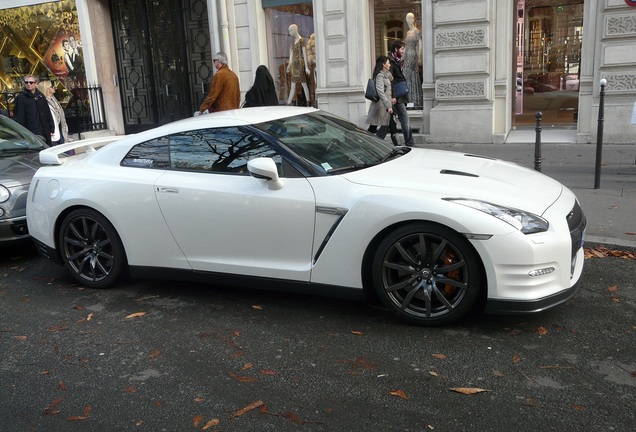 Nissan GT-R 2011