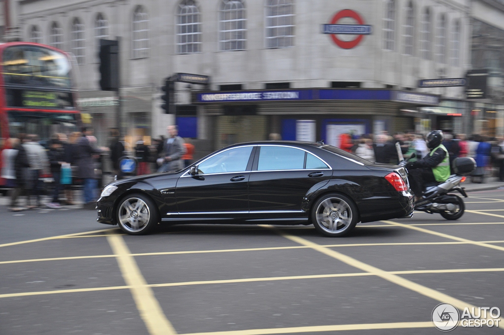 Mercedes-Benz S 65 AMG V221 2010