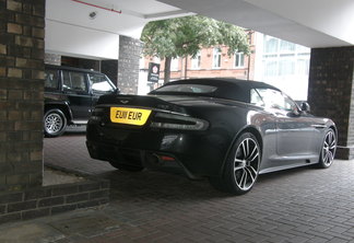 Aston Martin DBS Volante