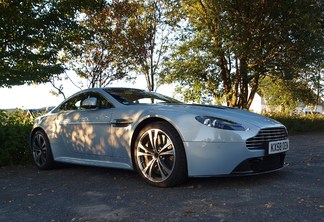 Aston Martin V12 Vantage