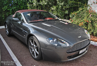 Aston Martin V8 Vantage Roadster