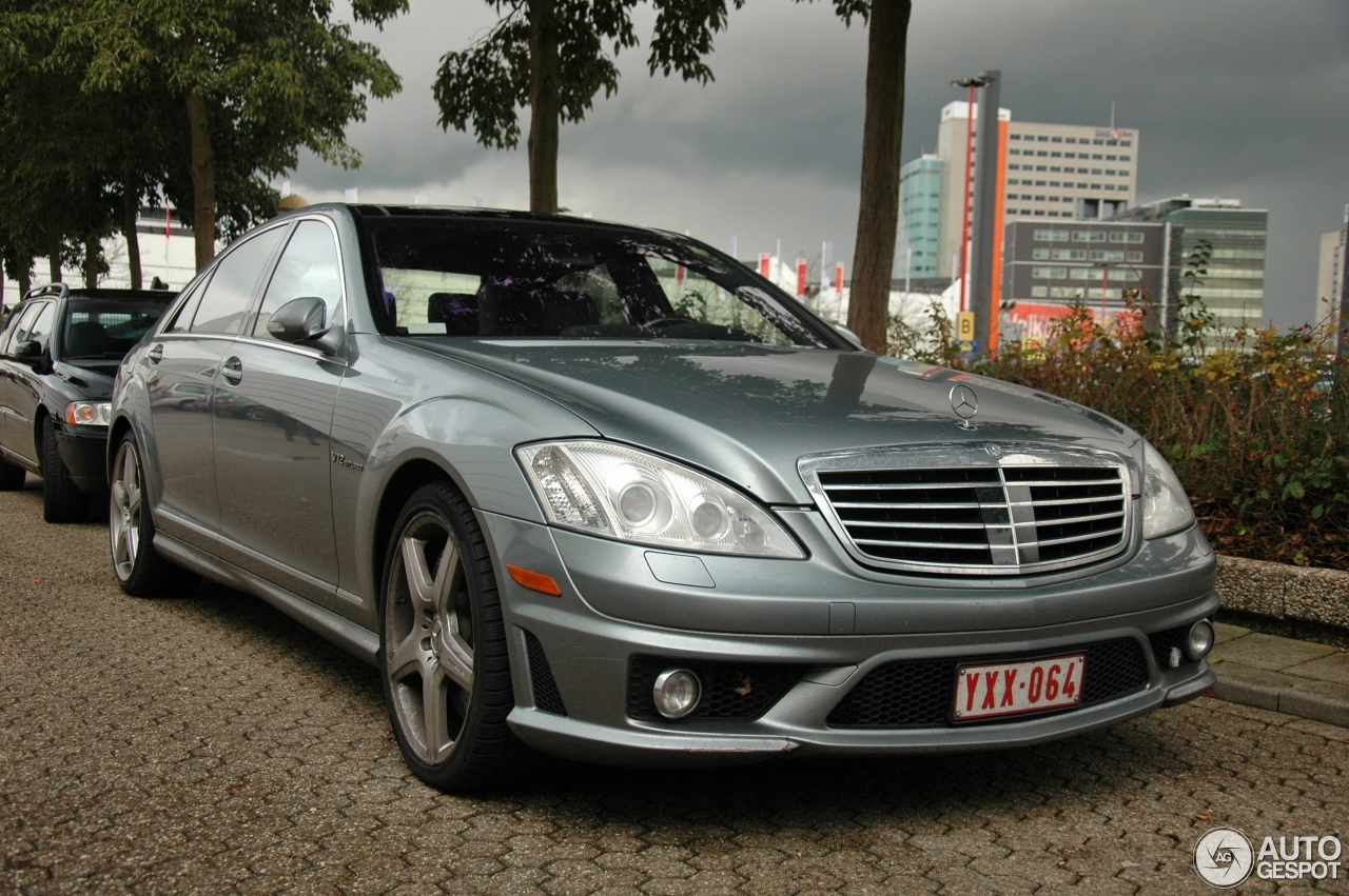 Mercedes-Benz S 65 AMG V221