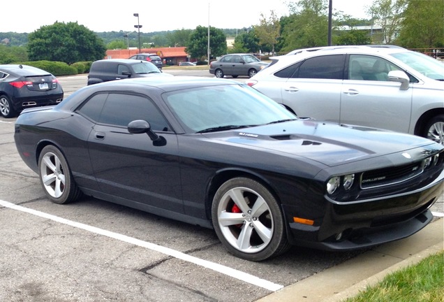 Dodge Challenger SRT-8