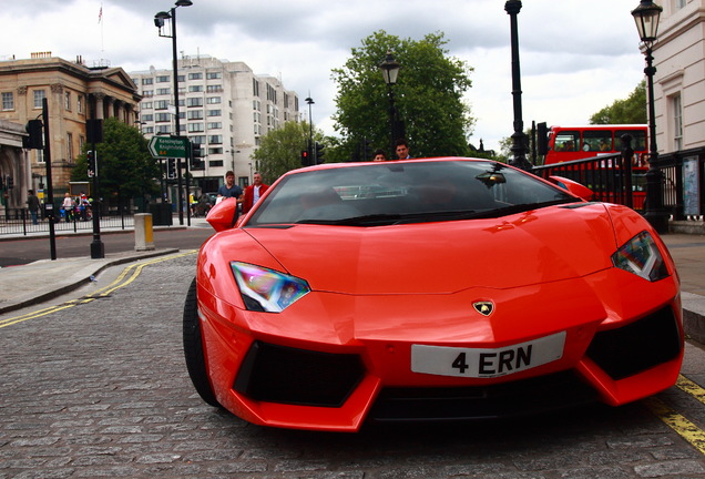 Lamborghini Aventador LP700-4