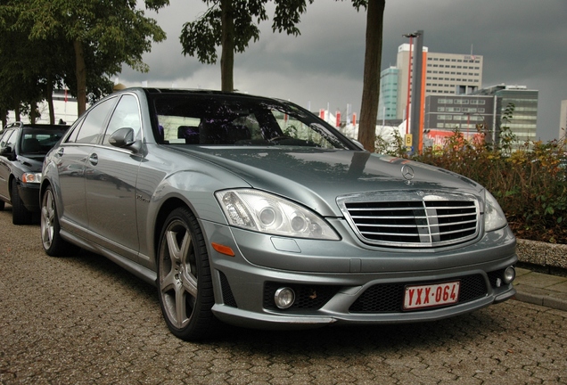 Mercedes-Benz S 65 AMG V221