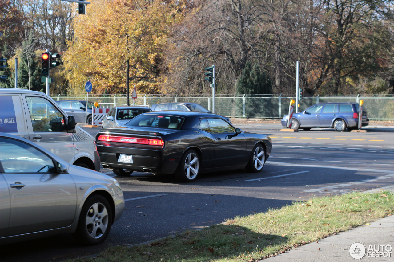 Dodge Challenger SRT-8