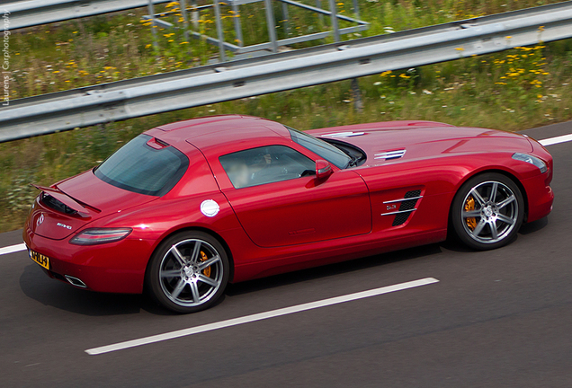 Mercedes-Benz SLS AMG