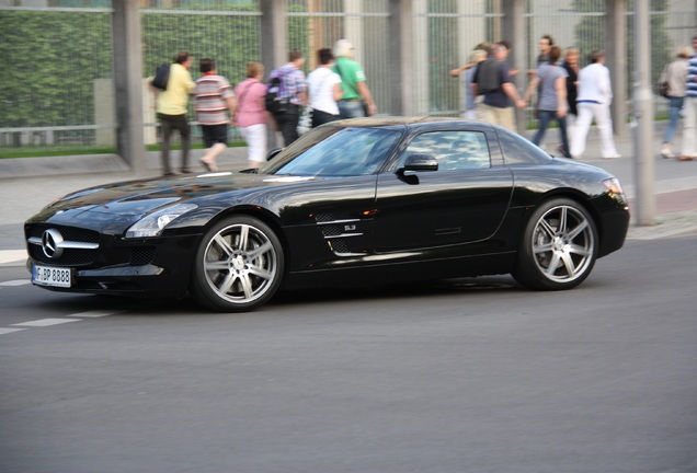 Mercedes-Benz SLS AMG