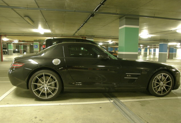 Mercedes-Benz SLS AMG