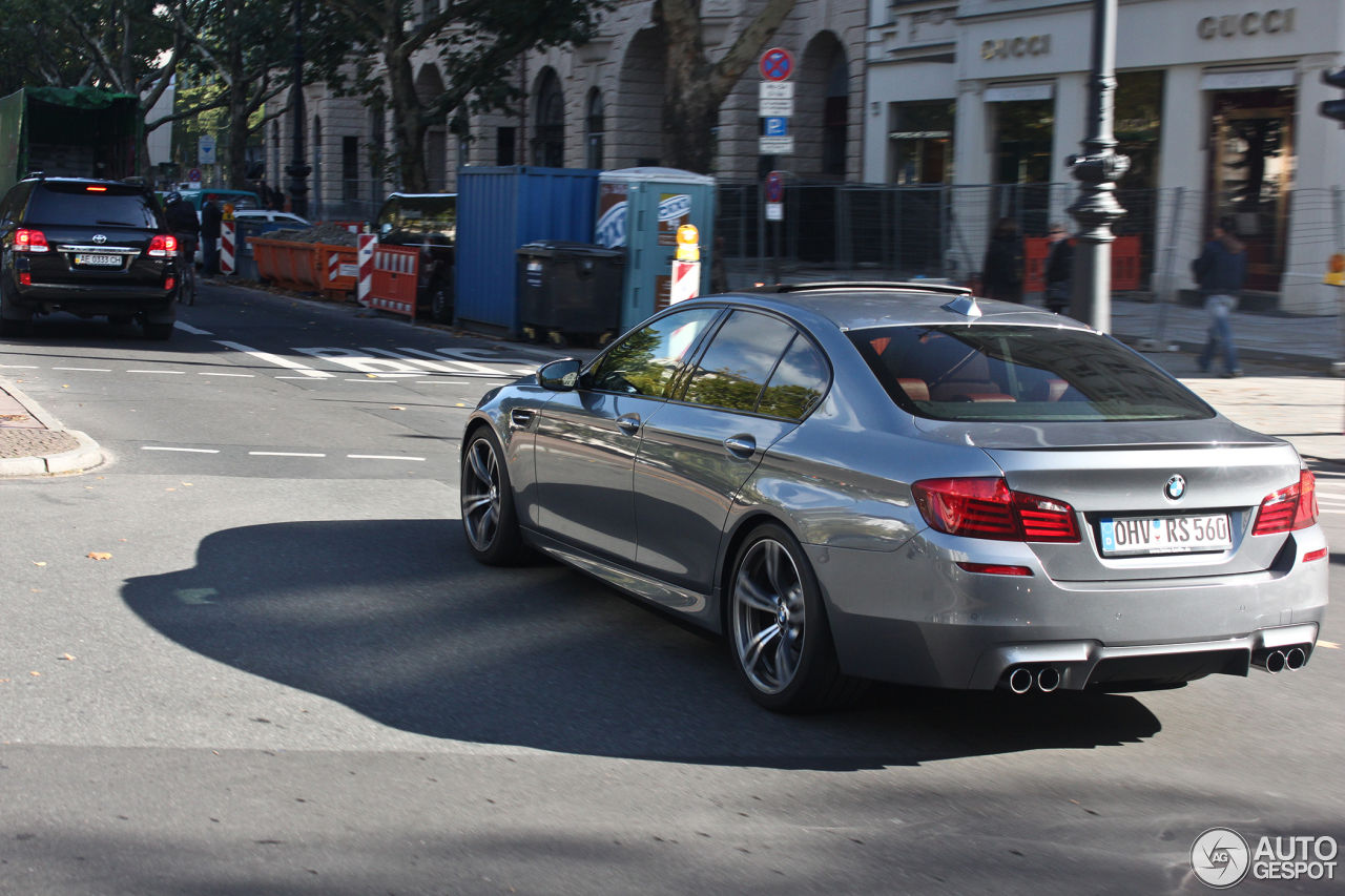 BMW M5 F10 2011