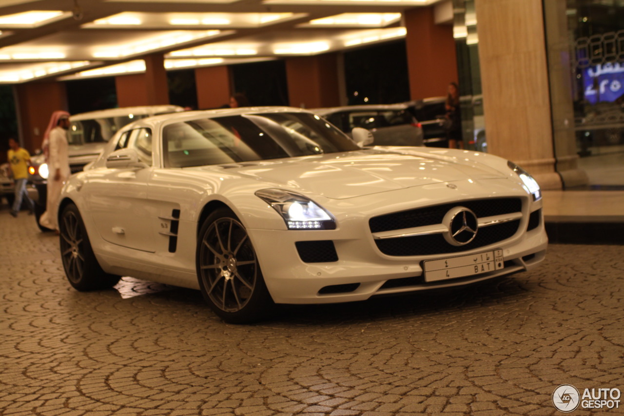 Mercedes-Benz SLS AMG