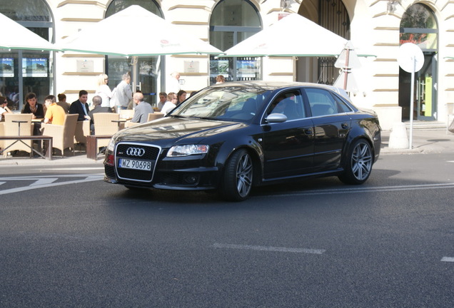 Audi RS4 Sedan