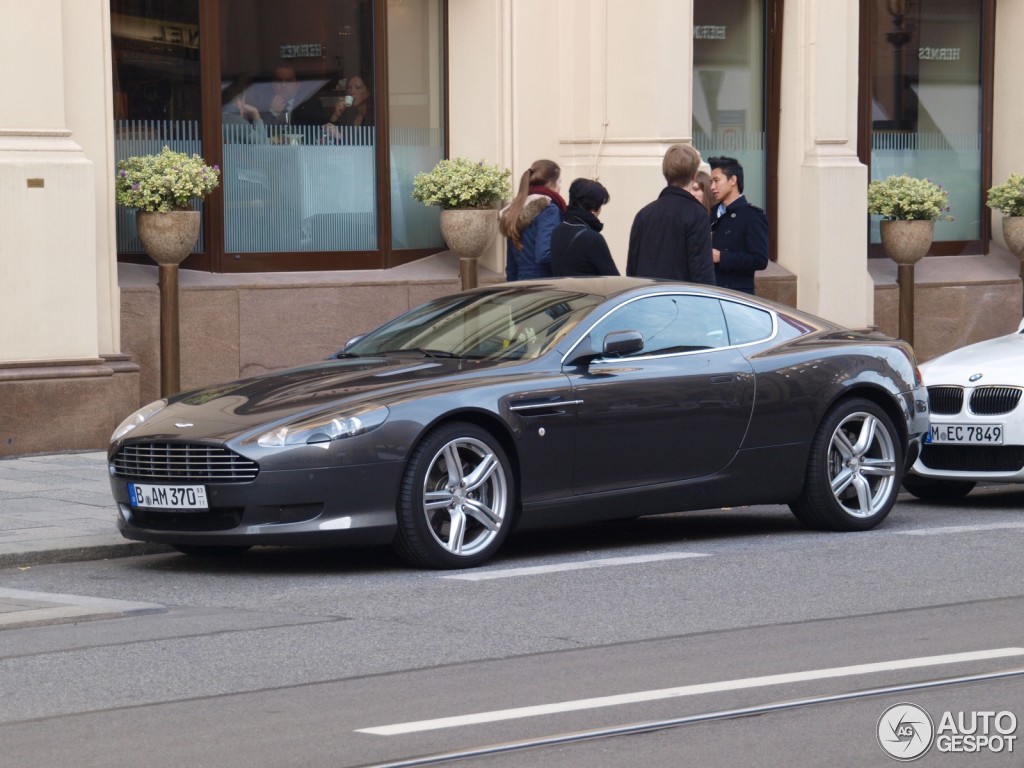 Aston Martin DB9