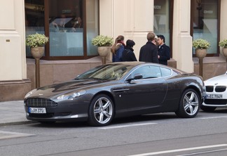 Aston Martin DB9