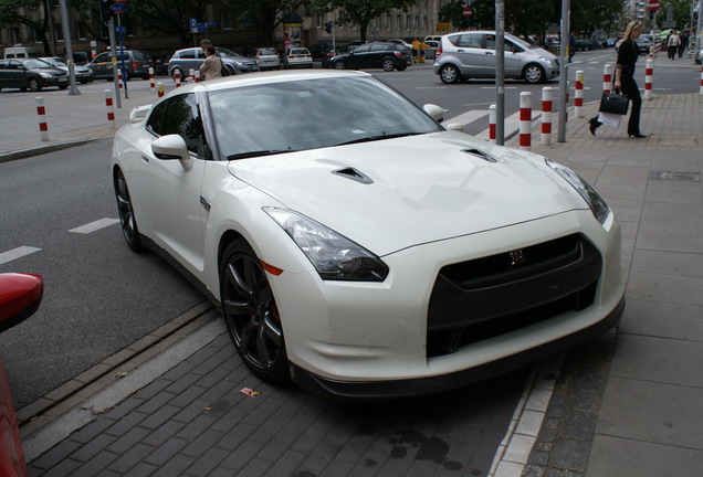 Nissan GT-R