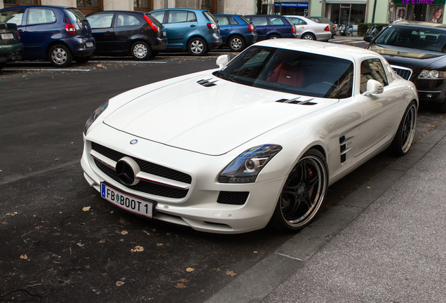 Mercedes-Benz SLS AMG