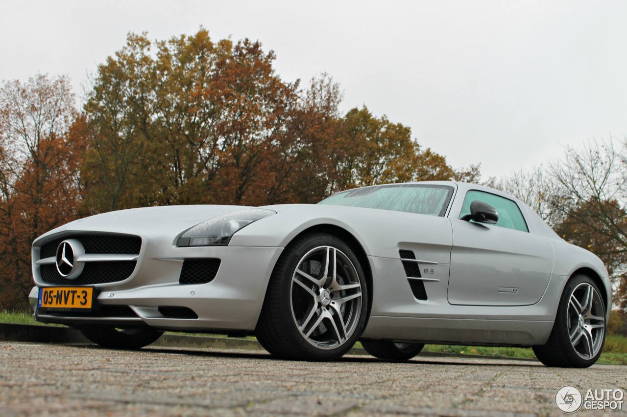 Mercedes-Benz SLS AMG