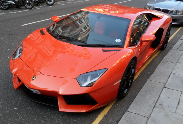 Lamborghini Aventador LP700-4