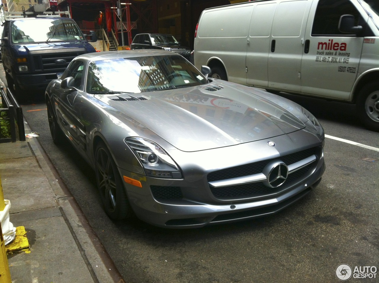 Mercedes-Benz SLS AMG