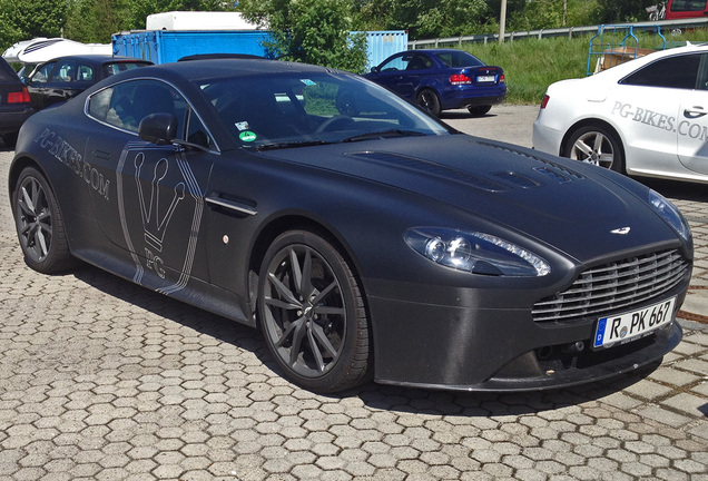 Aston Martin V12 Vantage