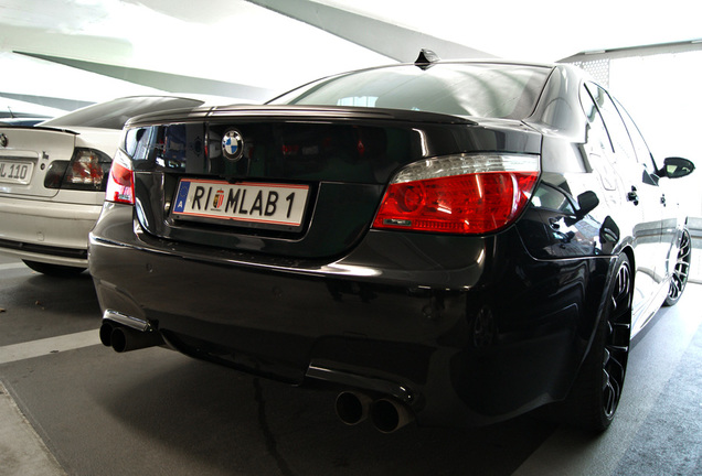 BMW M5 E60 2005