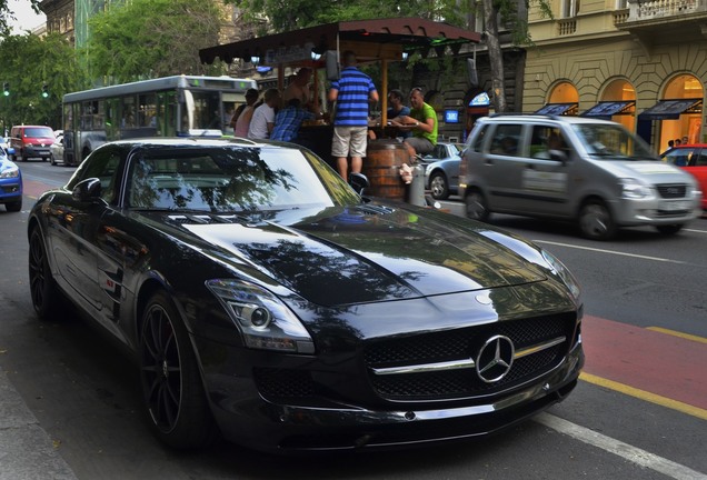 Mercedes-Benz SLS AMG