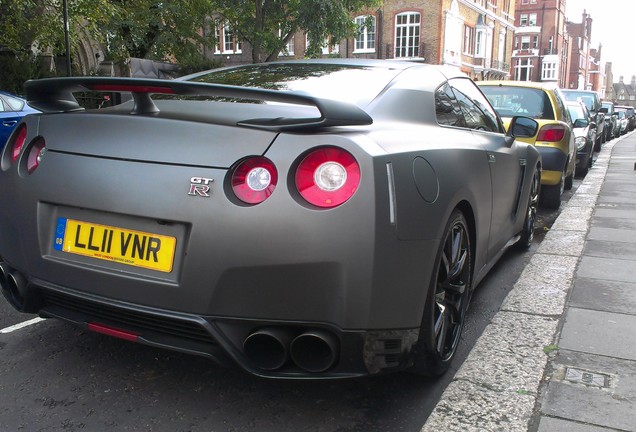 Nissan GT-R 2011