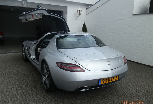 Mercedes-Benz SLS AMG