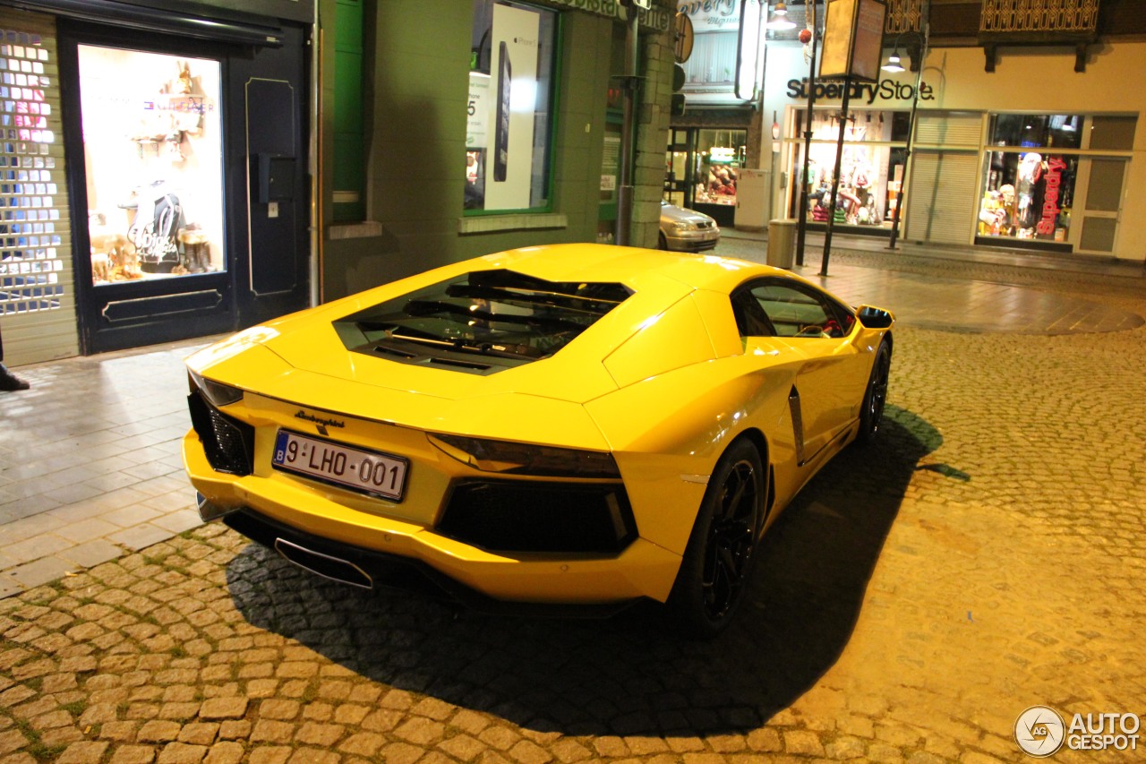 Lamborghini Aventador LP700-4