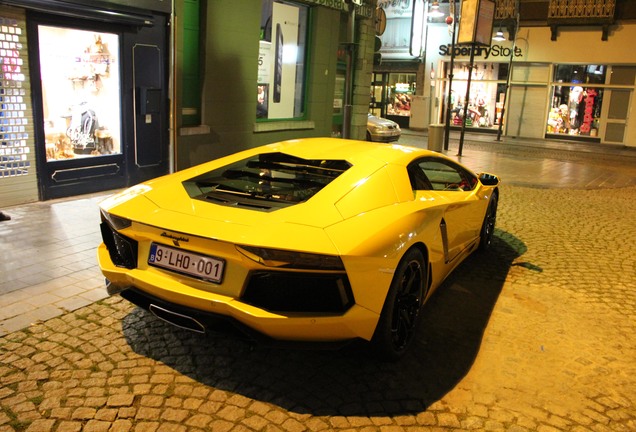 Lamborghini Aventador LP700-4