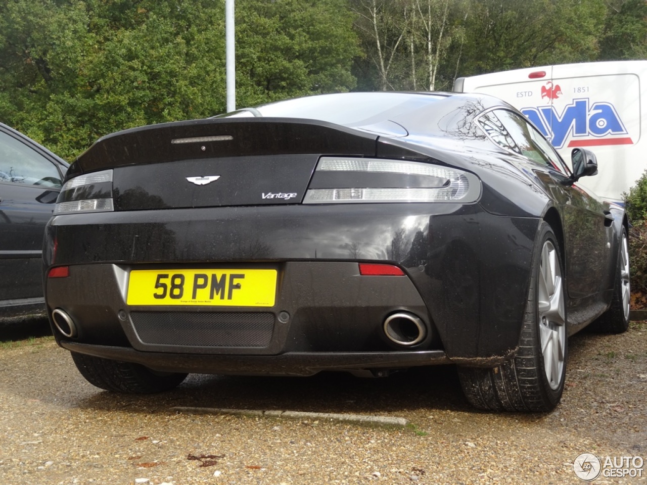 Aston Martin V8 Vantage 2012