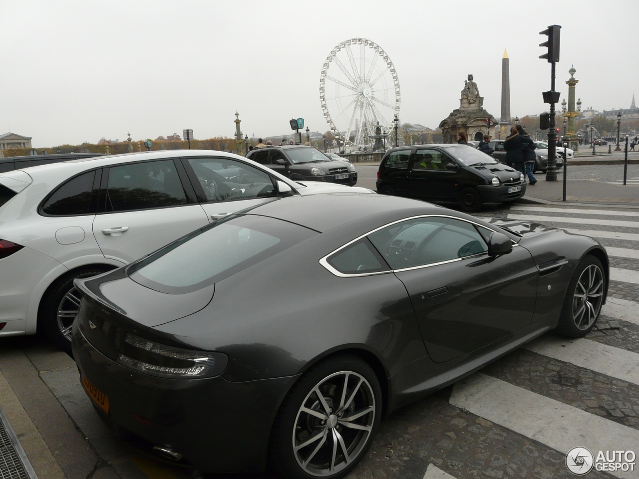 Aston Martin V8 Vantage 2012