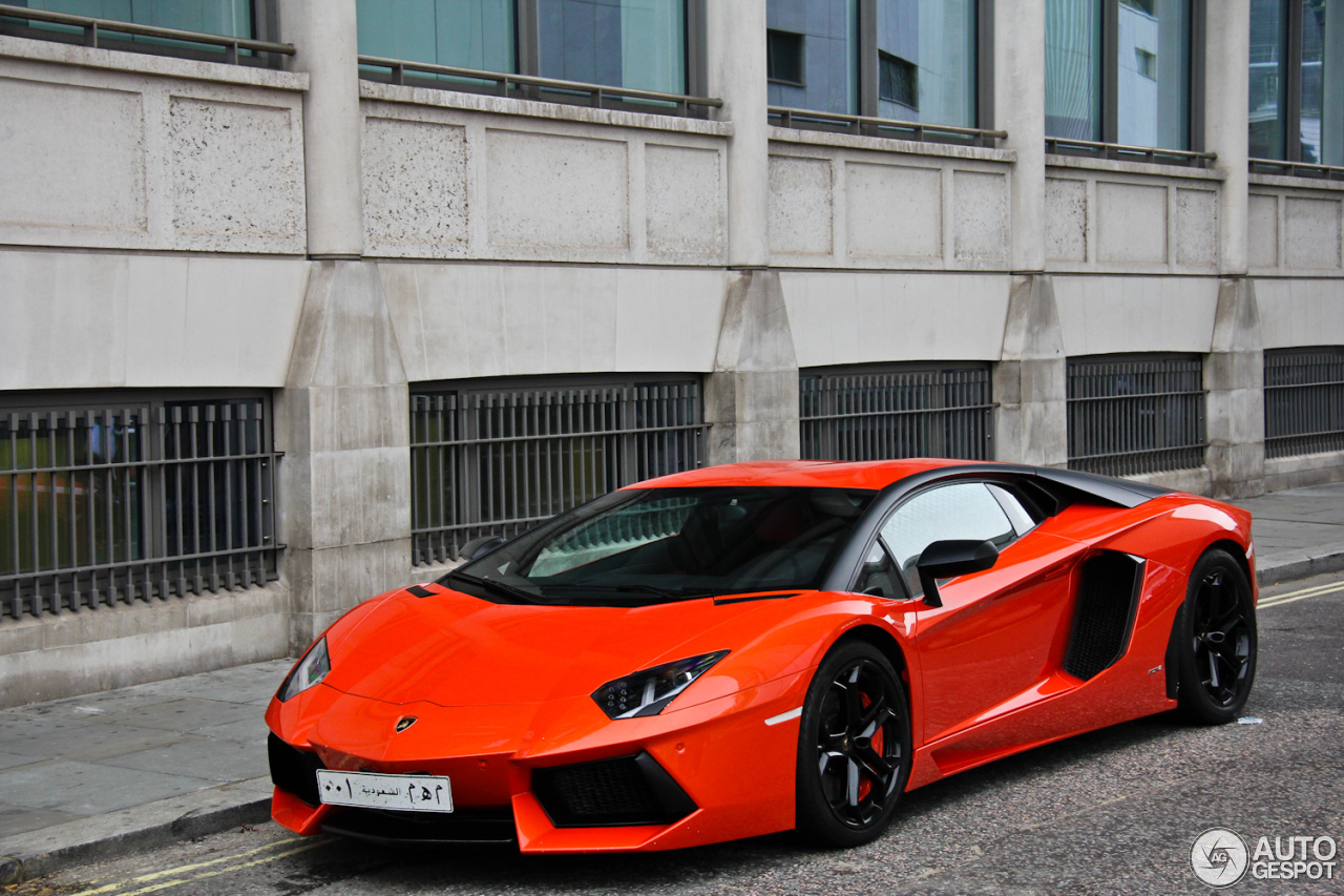 Lamborghini Aventador LP700-4