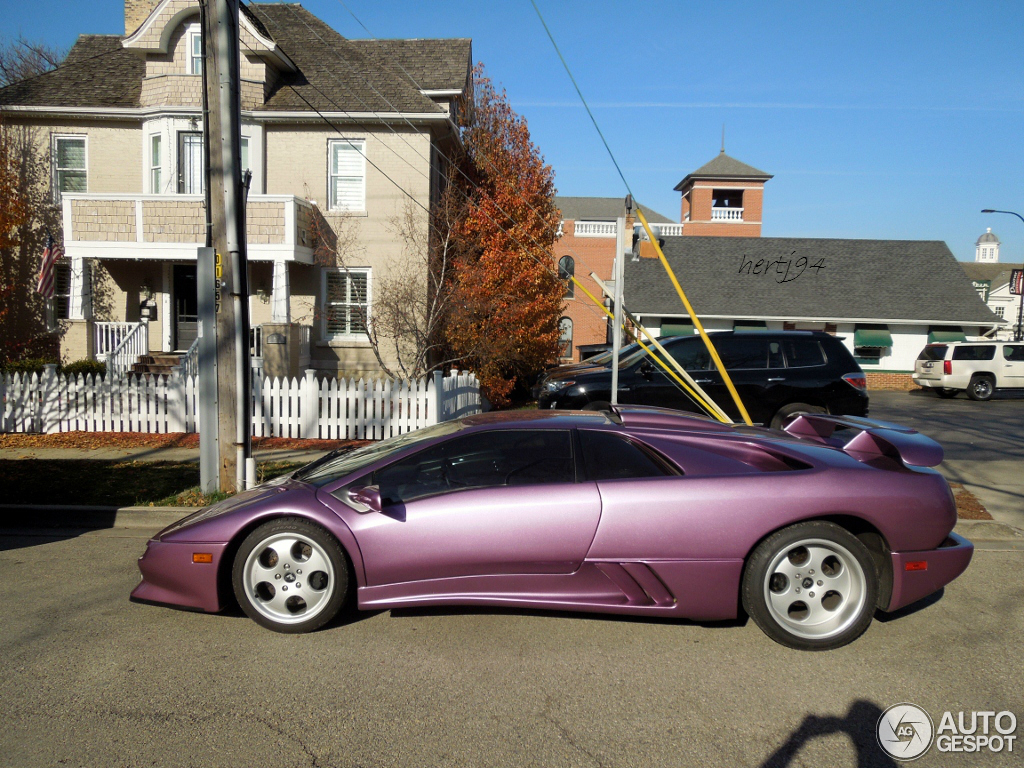 Balloon White brilliance: A rare Diablo SE30 Jota roars to life