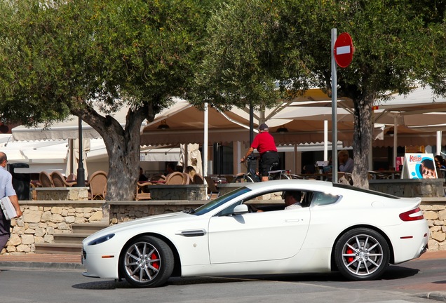 Aston Martin V8 Vantage